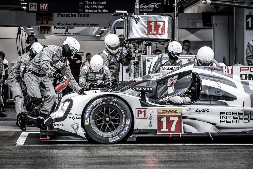 Porsche build manufacturers’ championship lead