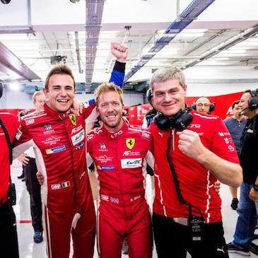 Porsche and Ferrari on pole for season finale