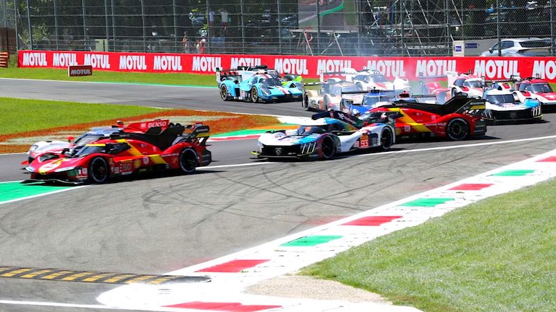 Incident on the first lap at the 2023 6 Hours of Monza